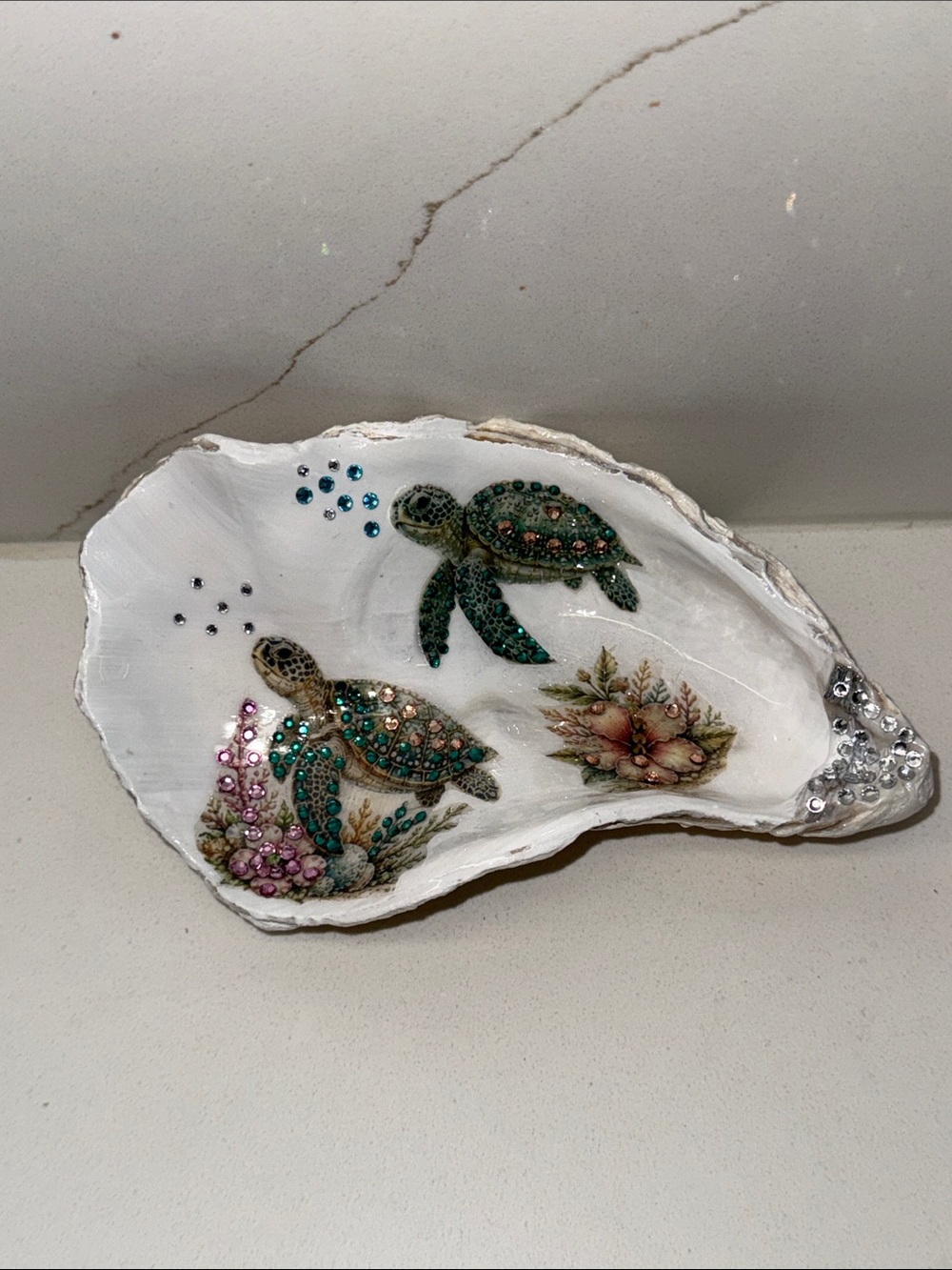 Rhinestone Sea Turtle Decorative Oyster Shell